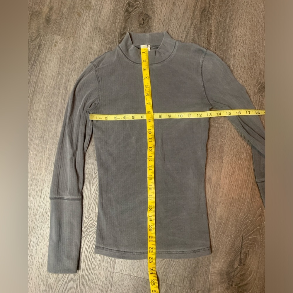 Free People Mock Neck Top Rickie Long Sleeve Grey Haze Size XS Grunge Layering - Picture 11 of 12